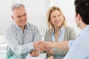 Handshake_and_agreement.jpg